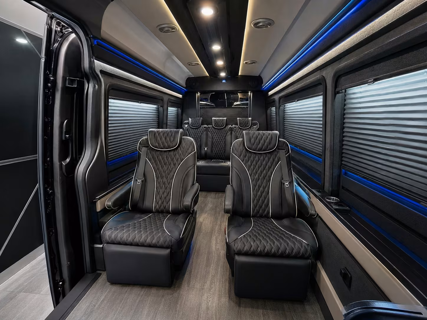 airport pickup bus rentals back to brentwood