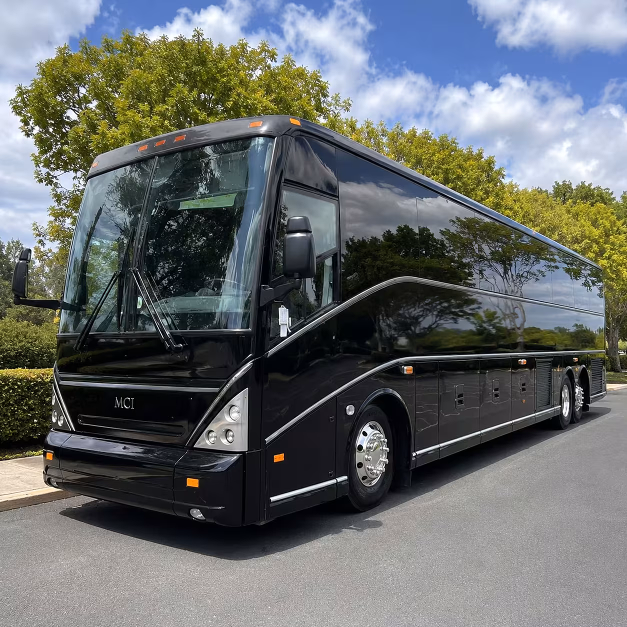 brentwood construction site and workforce shuttle buses