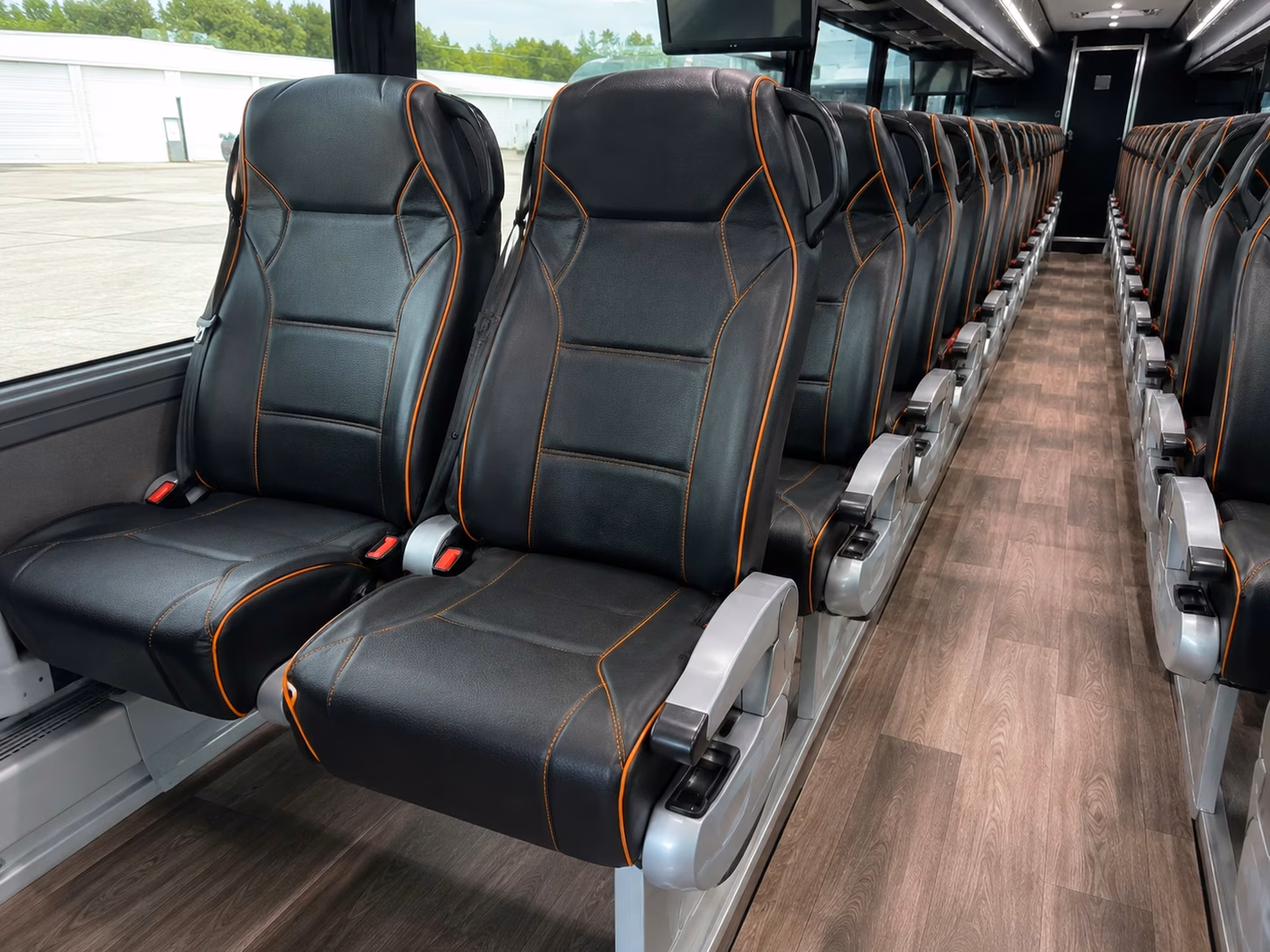 brentwood wedding shuttle buses between hotels and venues